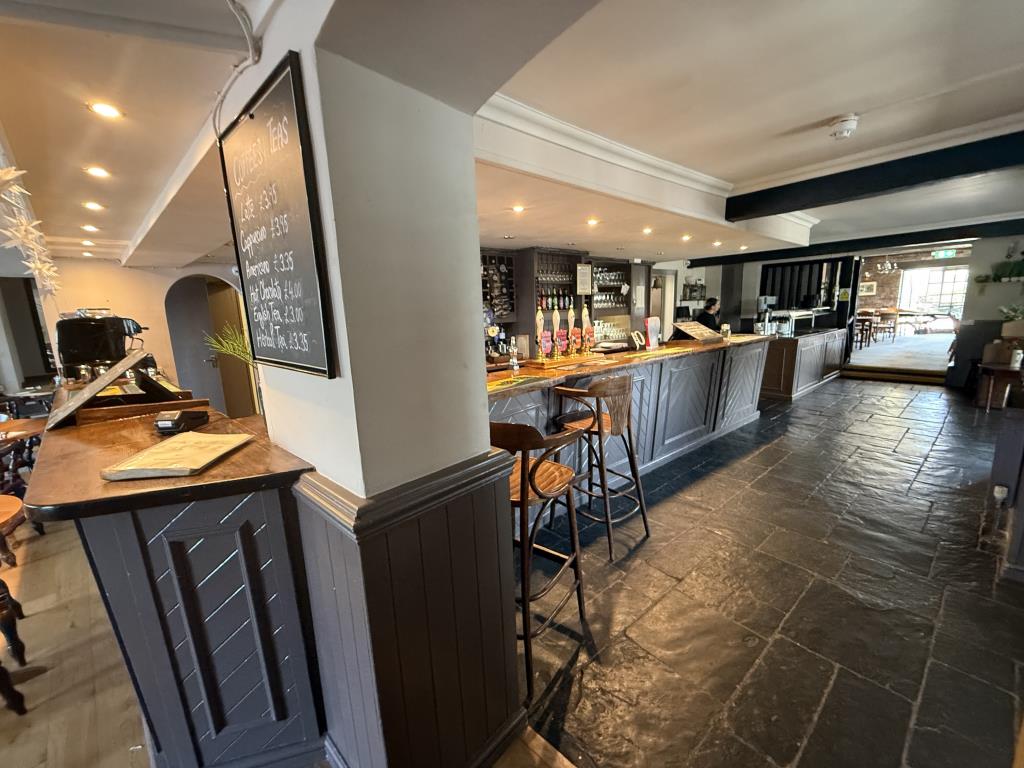 Lot: 64 - FORMER PUBLIC HOUSE WITH PARKING, AND LAND WITH POTENTIAL - General photograph of the bar area